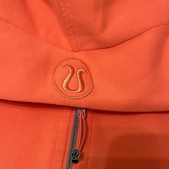 Lululemon 1/2 zip Scuba - Picture 6 of 11